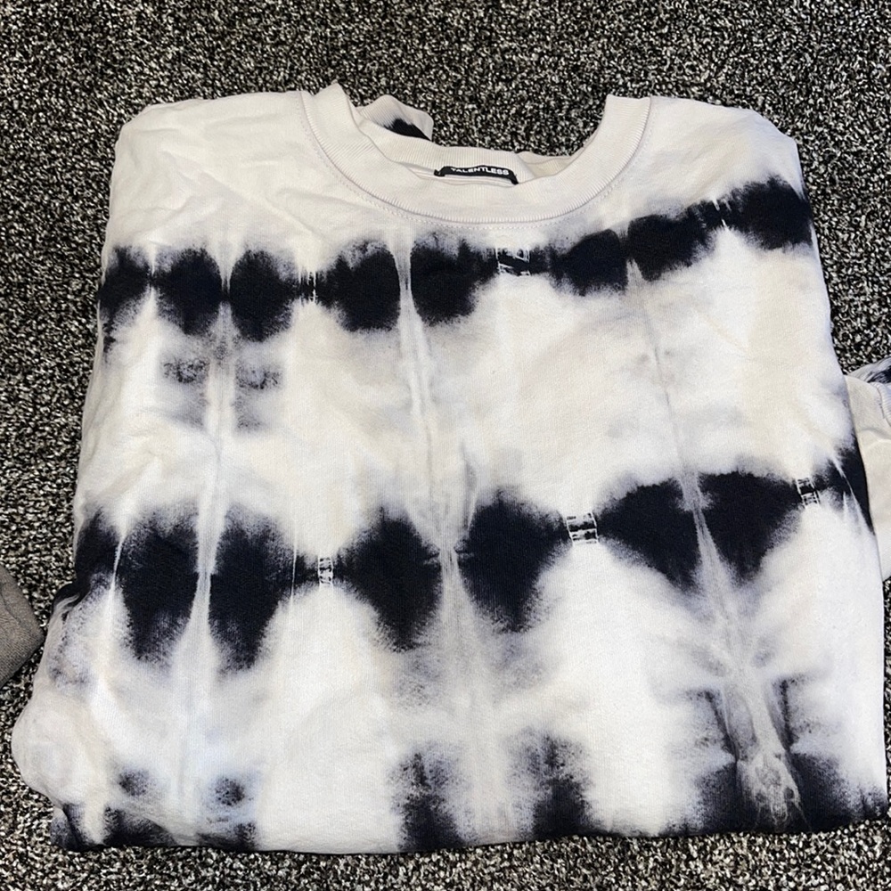 Talentless sweatshirt crewneck